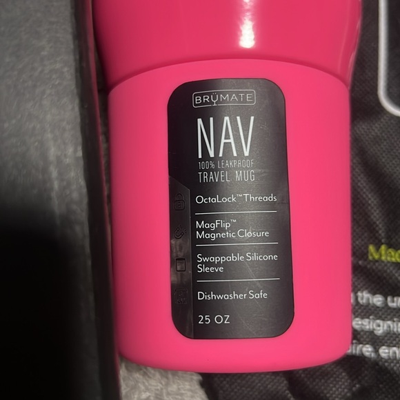 NEW! BRUMATE NAV TRAVEL MUG - Neon Pink - Picture 2 of 4